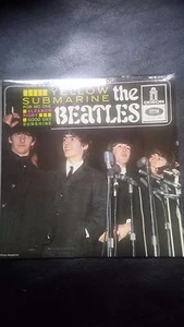 The BEATLES FRENCH 4 song EP in Mint Shape! - Picture 1 of 4