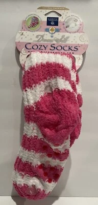  Calcetines acogedores Earth Therapeutics Dream Silk con infusión de manteca de karité rosa y blanco  Foto 1 de 4