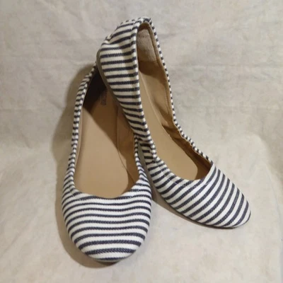 🩰 Mossimo Classic Ballet Flats sz 9.5 M Black & White Stripe Fabric; Cushioned - Image 1 of 4