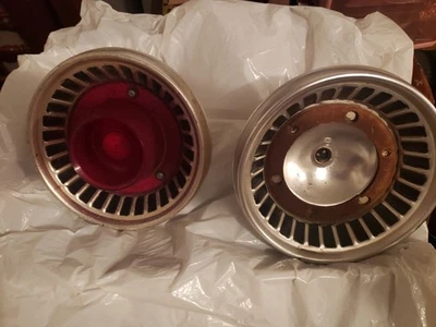 1962 年福特猎鹰 Tai 灯组件状况良好 — 第 1/2 张图片