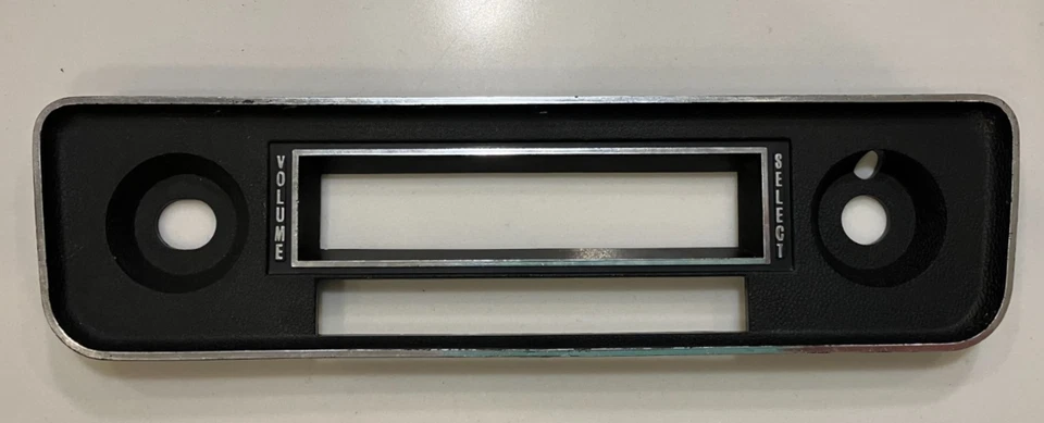 Nuevo de Lote Antiguo 1970 1971 1972 1973-1977 Pontiac Firebird TA Radio Placa Frontal Bisel 478997 Foto 1 de 4