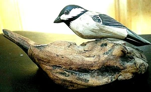 RARE VINTAGE HAND CARVED HAND PAINTED WOODEN SPARROW W/ WIRED LEGS ON BRANCH - Picture 1 of 11