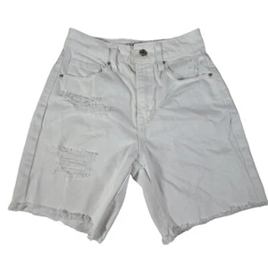 Pantalones cortos de jean Forever 21 Bermuda para mujer, talla 24, dobladillo irregular, altura media - Imagen 1 de 9