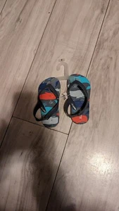 NEW OLD NAVY FLIP FLOPS SIZE 8 TODDLERS - Picture 1 of 2