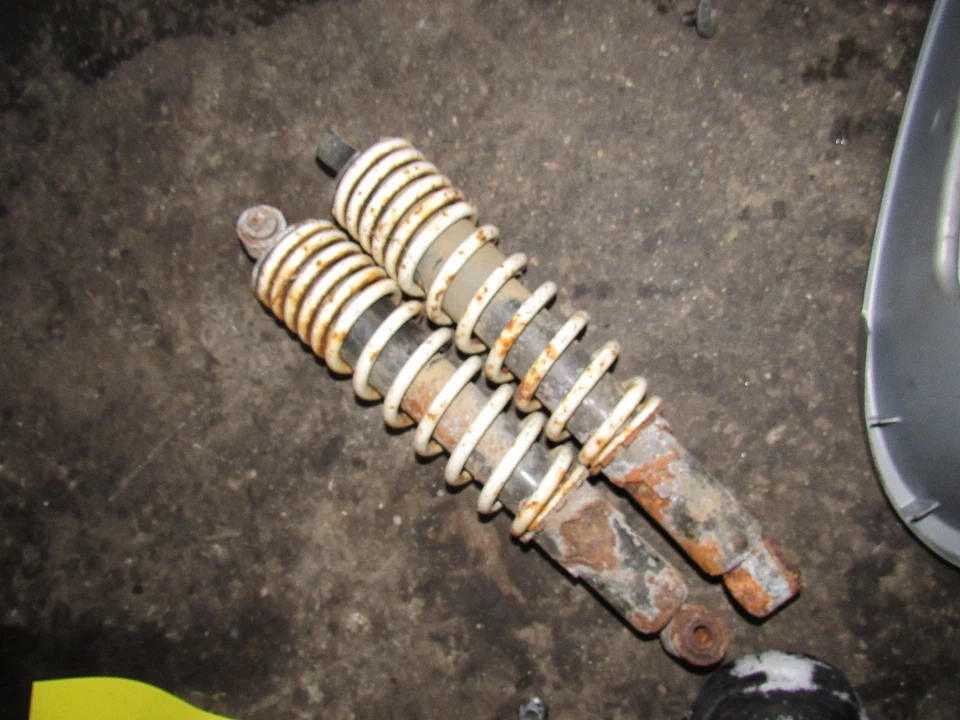 89 铃木 lt250 s 四重运动前减震器  — 第 1/1 张图片