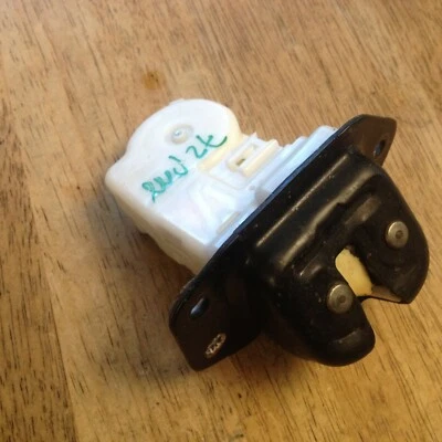 Nissan Versa 2007-2012/Rogue/Hoja maletero bloqueo actuador liberación cubierta tapa pestillo Foto 1 de 4