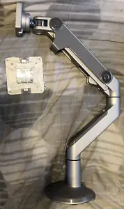 Humanscale M8 Adjustable Articulating Monitor Arm: Bolt Through Type - Picture 1 of 6