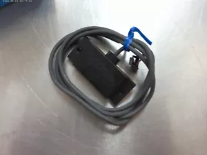 New Omron E2K-F10MC1 E2KF10MC1 Photoelectric Sensor - Picture 1 of 3