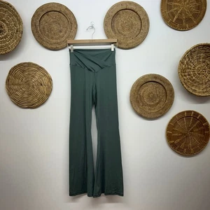 Pantalón Offline by Aerie Crossover Cintura Real Me Hi Rise Acampanado Atletismo Grande - Imagen 1 de 5
