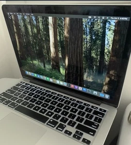 Apple MacBook Pro 13” Intel Core i5 2.7GHz 256GB - macOS 15.4 Sequoia - Pristine - Afbeelding 1 van 3