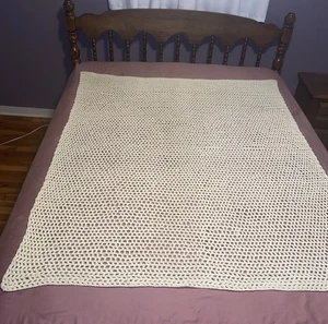 Vintage 1970’s Hand Crocheted Afghan Throw Blanket Ivory 60 x 51 in Basic 1977 - Picture 1 of 5