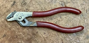 Blue Point • CHN 424 • Alicates para juntas deslizantes de 4 1/2” • Manijas de cojín rojas • EE. UU. - Imagen 1 de 9