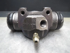 Rear Left Wheel Cylinder for Peugeot 504 072-8192 - Made in Italy - Ships Fast! - Picture 1 of 8