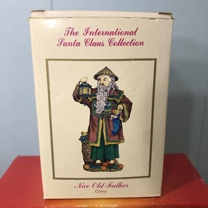 The International Santa Claus Collection Nice Old Father China SC23 1996 - Picture 1 of 6