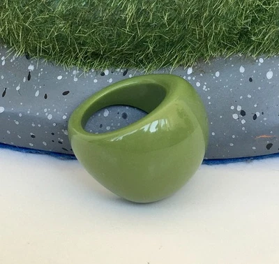 Anillo de verano vintage tamaño 7,75 anillo de plástico Lucite № 57 anillo color verde 💚 Foto 1 de 4