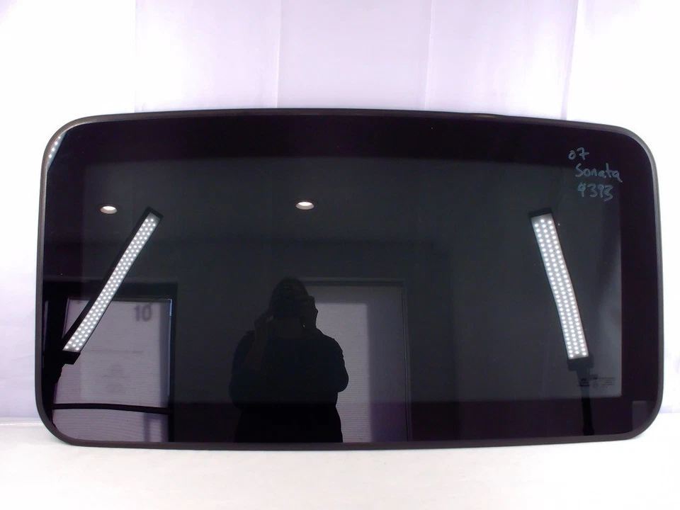 2006-2011 Hyundai Sonata Sun Roof Sunroof Window Glass OEM - Image 1 of 4