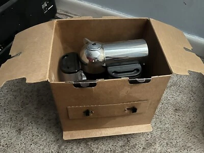 Cafeteira + máquina de café expresso Nespresso Vertuo - Imagem 1 de 4