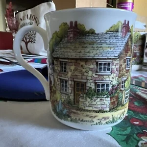 Set of 3 Crown Trent Fine Bone China English Cottage Mugs With Gold Trim - Picture 1 of 9