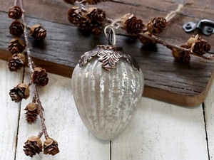 Glashänger Relief Dekokugel Kugel Glas Zapfen Nostalgie weiß antik Höhe 11 cm - Bild 1 von 2