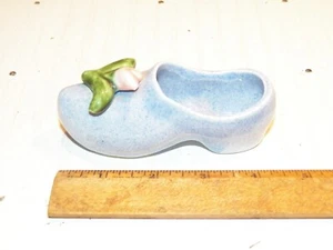 Scarpa zoccoli ceramica blu vintage 4,25" scarpa olandese fioriera con tulipano rosa - Foto 1 di 4