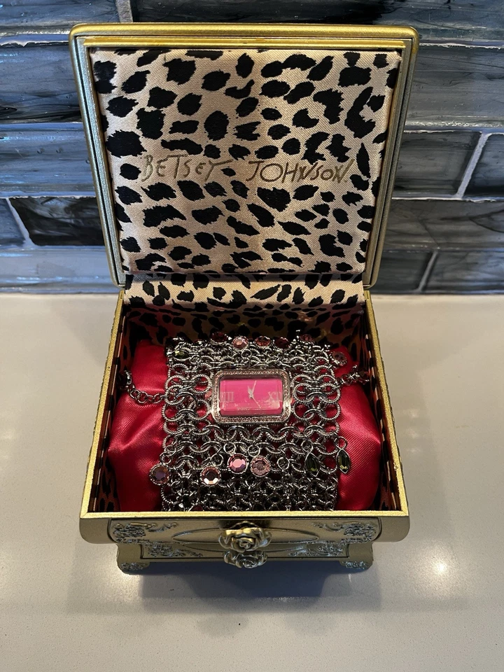Reloj pulsera Betsey Johnson acero inoxidable movimiento Japón resistente al agua Foto 1 de 4