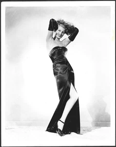 RITA HAYWORTH FOTO VINTAGE ORIGINALE ATTRICE POSA ELEGANTE SPLENDIDO GLAMOUR - Foto 1 di 2