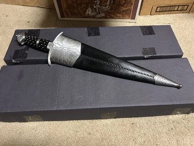 Espada fija Cinquedea de acero frío 14,5" 1065 hoja de acero alta mango de palo de rosa Foto 1 de 4