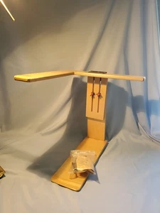 "Sit On" Needle Easel (brand), needlepoint, cross stitch.  Stitch in comfort - Picture 1 of 6