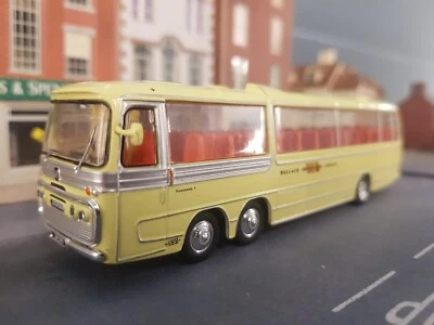 Bedford VAL 1967 Plaxton Panorama Coach Wallace Arnold 1:76 Scale Model Bus 1:72 - Image 1 of 4