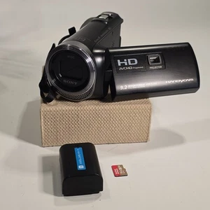 SONY HDR PJ330E FHD Built-in PROJECTOR, WI-FI/AVCHD/MP4 DUAL/9.2 Mp/32 GB - Picture 1 of 9