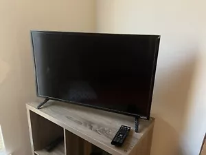 VIZIO D32h-G9 32 inch 720p HD LED Smart TV - Picture 1 of 5