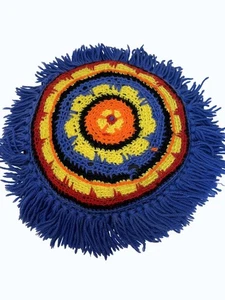 Almohada de ganchillo redonda hecha a mano de colección 12" con flecos núcleo de abuela LEER - Imagen 1 de 5
