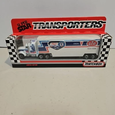 Camión diecast Matchbox 1991 Super Star Transporters Richard Petty STP Racing Foto 1 de 4