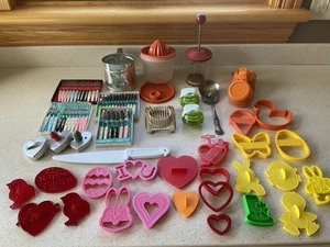 Huge Vtg Kitchen Tools Lot Tupperware Sifter Chopper Hors d’oeuvre Utensils +++ - Picture 1 of 24