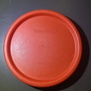 Tapa de repuesto redonda Tupperware 1607-9 roja en muy buena condición - Imagen 1 de 4