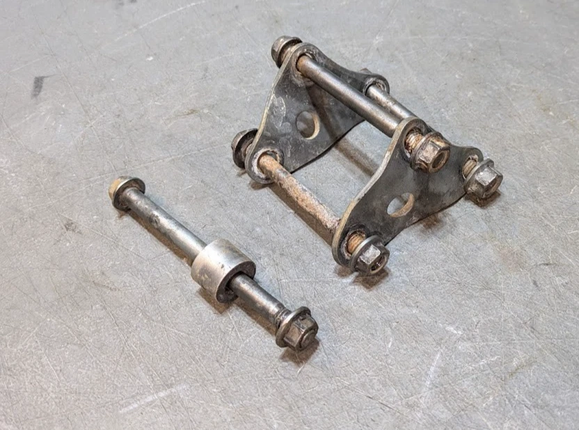 Honda XR200R Front Engine Mount Hanger Stay Bracket Plate Bolts 1986-2002 - Image 1 of 1