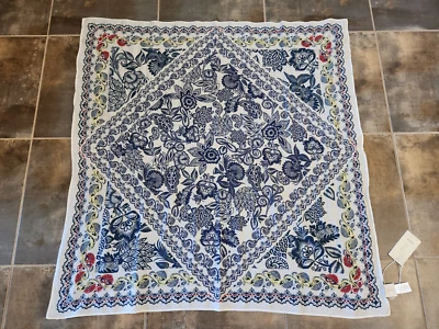 BUFANDA JOIE Floral Paisly Bordado BLANCO/AZUL/ROJO/AMARILLO ALGODÓN 40"x40" CUADRADO Foto 1 de 4