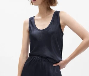 NWT GAP Women’s XXL Navy Satin Tank Top Relaxed Fit Sleeveless Blouse NEW - Picture 1 of 9
