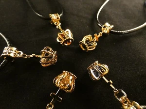 Anhänger 24 Karat Vergoldet Krone Kreuz Necklace Königin Prinzessin Königin - Bild 1 von 10