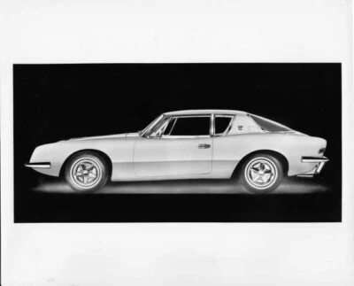 1963 Studebaker Avanti Press Photo and Release 0060 - Image 1 of 2