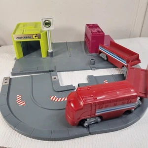 Hot Wheels City TRAIN STATION Playset n8505 2008 car track set PARTS Vintage - Picture 1 of 11
