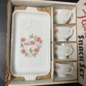 Fire-King Fleurette SNACK SET Cup & Plate 4set - Picture 1 of 4