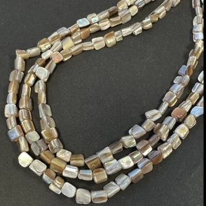 W5-15 - PERLMUTT SCHMUCKTEILE STRANG NATURFARBEN - Bild 1 von 1