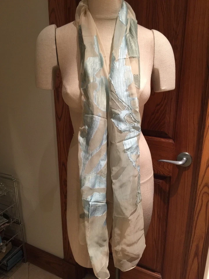 Cachecol semi transparente novo com etiquetas Giorgio Armani mistura de seda bege azul verde floral FS - Imagem 1 de 4