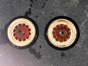 2 ruedas antiguas de coche a pedales Garton y neumáticos ORCO 10x1,0 rojo y blanco vintage - Imagen 1 de 20