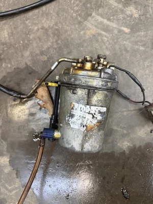 Dodge Ram 1998,5-1999 5,9 L Cummins 24 válvulas OEM filtro de combustible carcasa 3943976  Foto 1 de 3