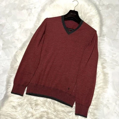 Suéter Louis Vuitton Cuello en V Bordado Borde Tejido M Rojo Gris Usado Foto 1 de 4