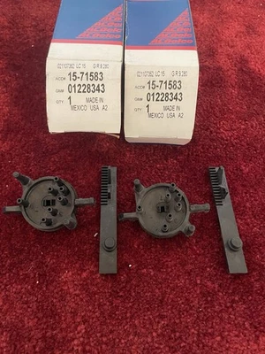 2 NOS GM  15-71583  Vacuum Control Valves 1228343 - Image 1 of 4