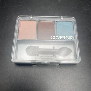 COVERGIRL Eye Enhancers Eyeshadow Trio .14 oz. 118 MAJOR DISTRACTION - Picture 1 of 3