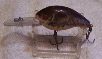 031725 VINTAGE REBEL DEEP WEE R LURE  2" - Image 1 of 3